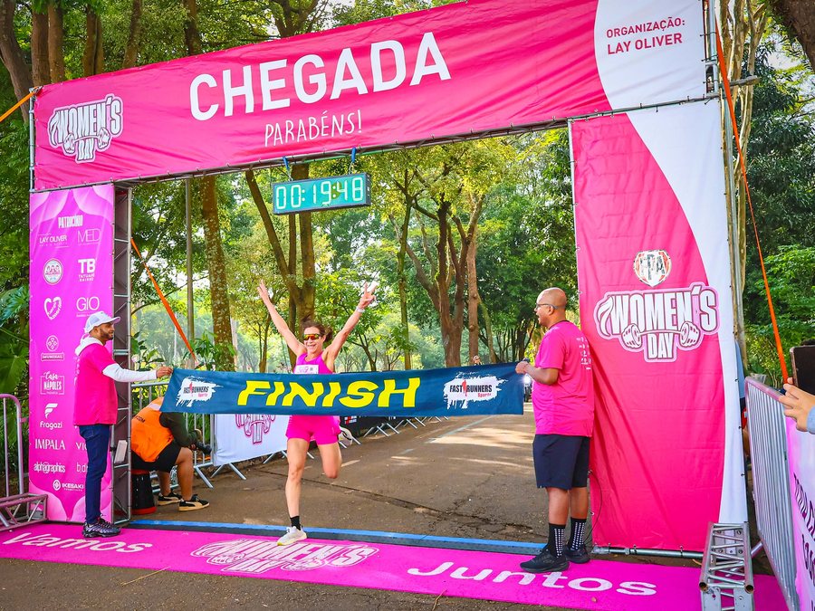 Chegada e pódio – foto 13